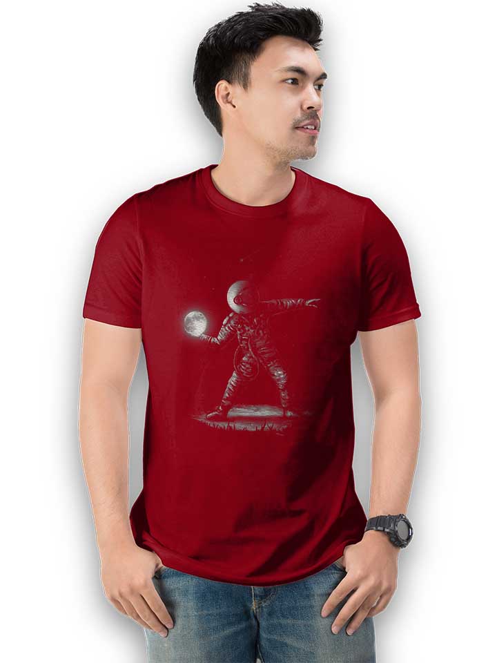 banksy-astronaut-moon-t-shirt bordeaux 2