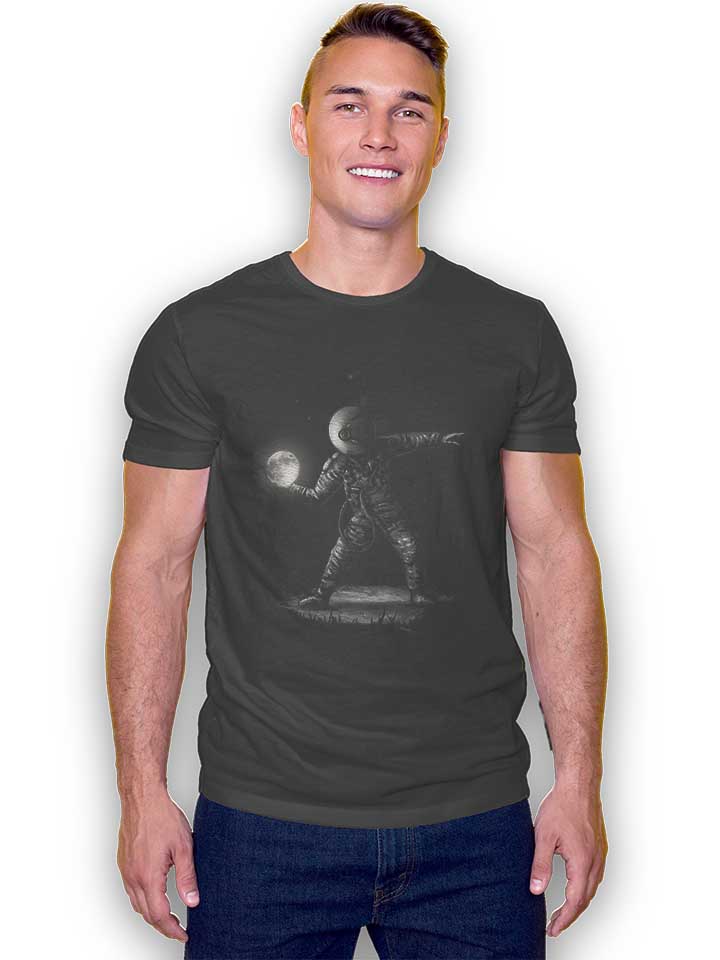 banksy-astronaut-moon-t-shirt dunkelgrau 2