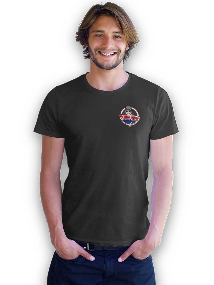 bubba-gump-shrimp-company-chest-print-t-shirt dunkelgrau 2