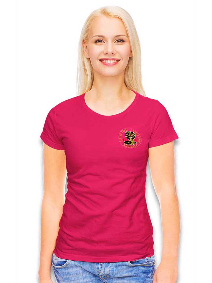 cobra-kai-logo-chest-print-damen-t-shirt fuchsia 2