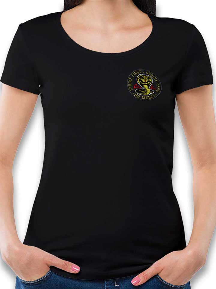 cobra-kai-logo-chest-print-damen-t-shirt schwarz 1