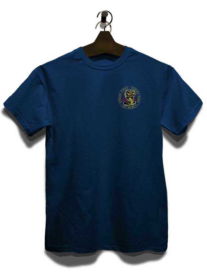 cobra-kai-logo-chest-print-t-shirt dunkelblau 3