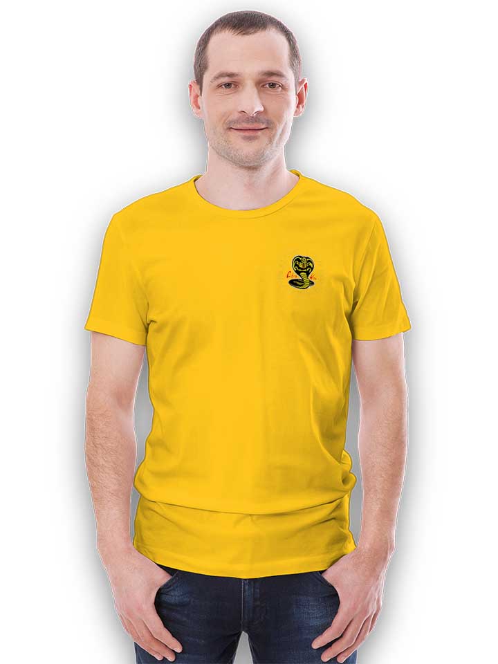 cobra-kai-logo-chest-print-t-shirt gelb 2