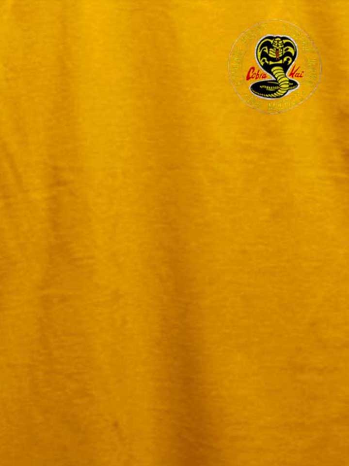 cobra-kai-logo-chest-print-t-shirt gelb 4