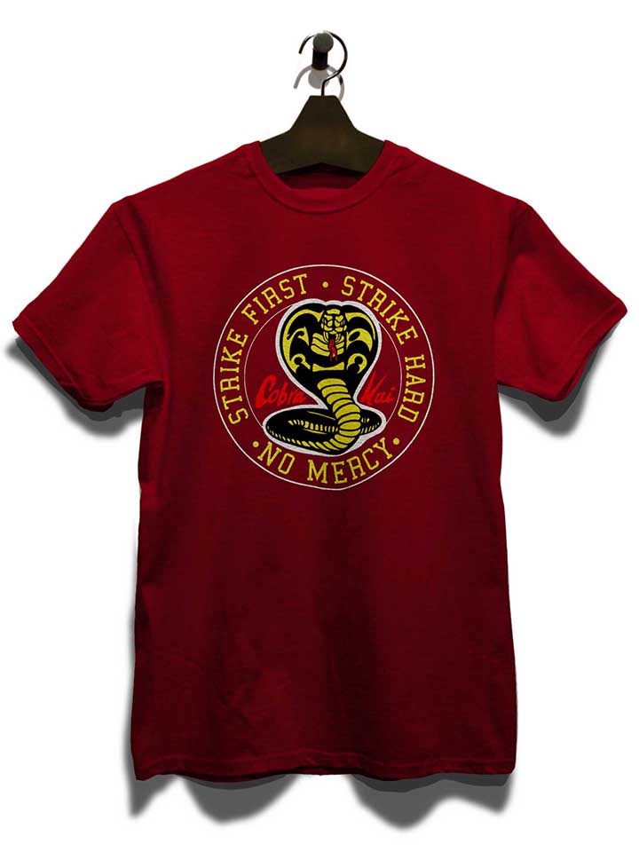cobra-kai-logo-t-shirt bordeaux 3