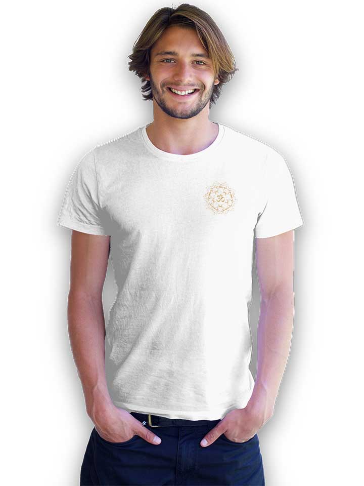 golden-om-mandala-chest-print-t-shirt weiss 2