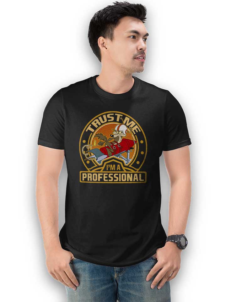 koyote-trust-me-im-a-professional-t-shirt schwarz 2
