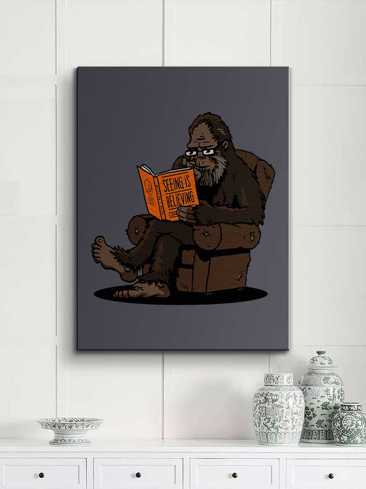 bigfoot-reading-book-leinwand dunkelgrau 2