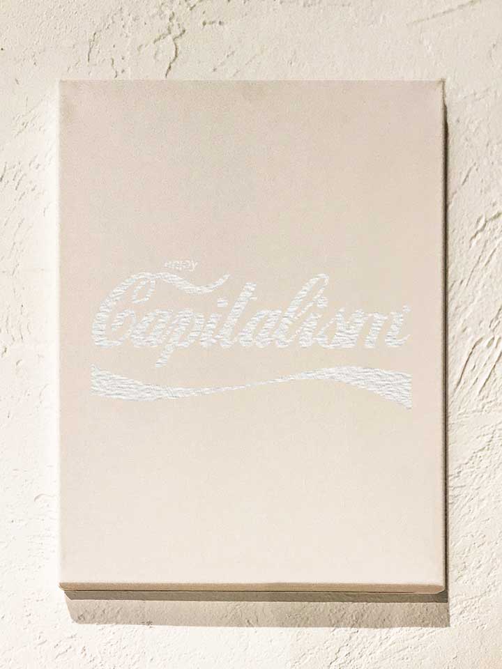 enjoy-capitalism-leinwand weiss 1