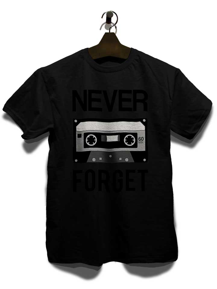 never-forget-cassette-t-shirt schwarz 3