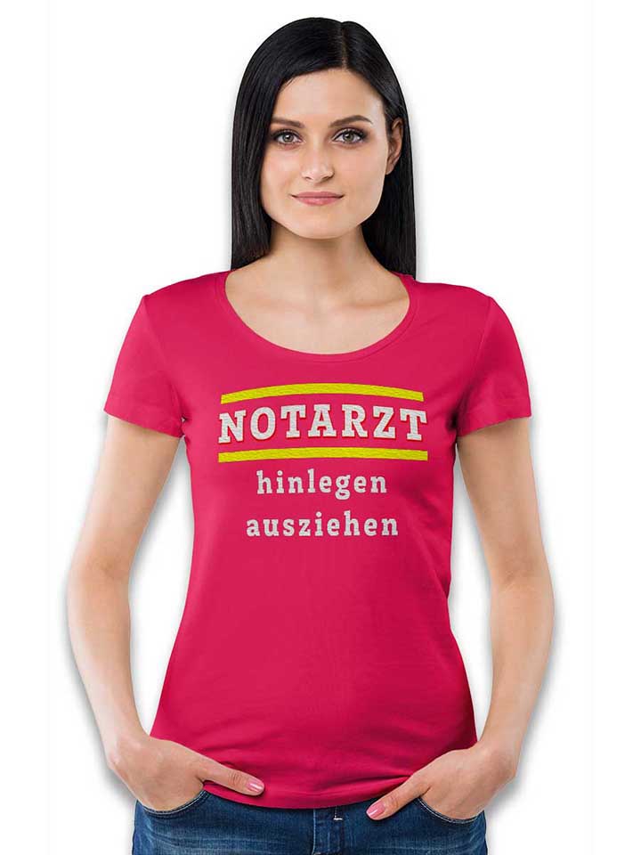 notarzt-hinlegen-ausziehen-damen-t-shirt fuchsia 2