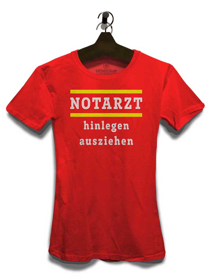 notarzt-hinlegen-ausziehen-damen-t-shirt rot 3