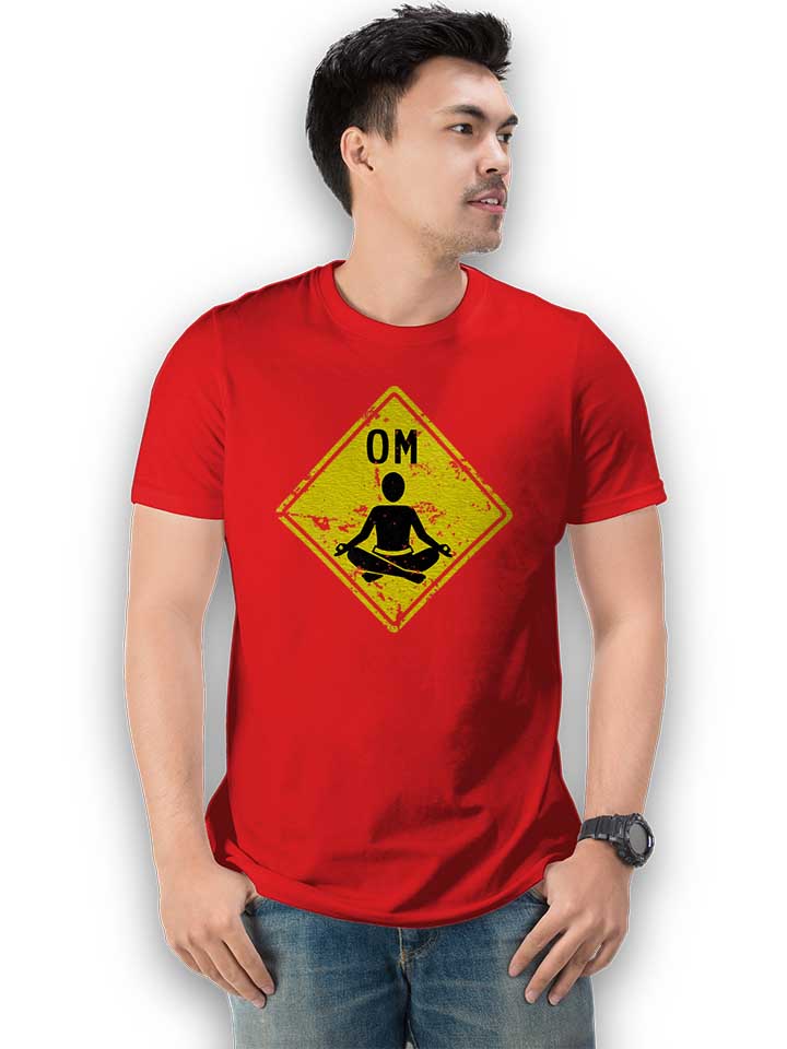 om-schneidersitz-t-shirt rot 2