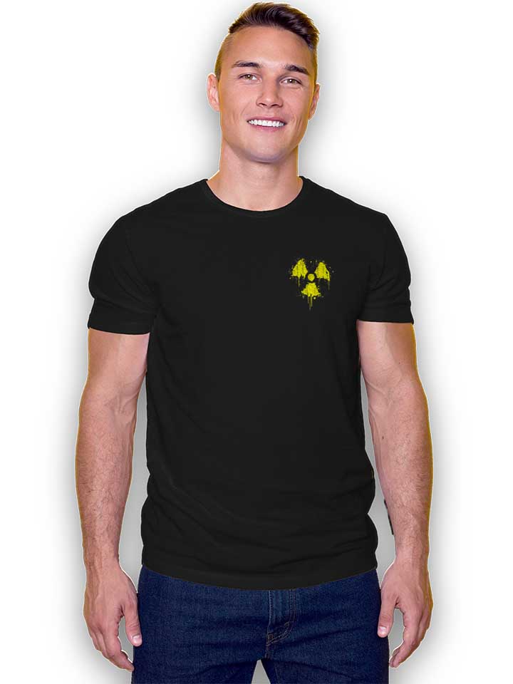 radioactive-logo-chest-print-t-shirt schwarz 2