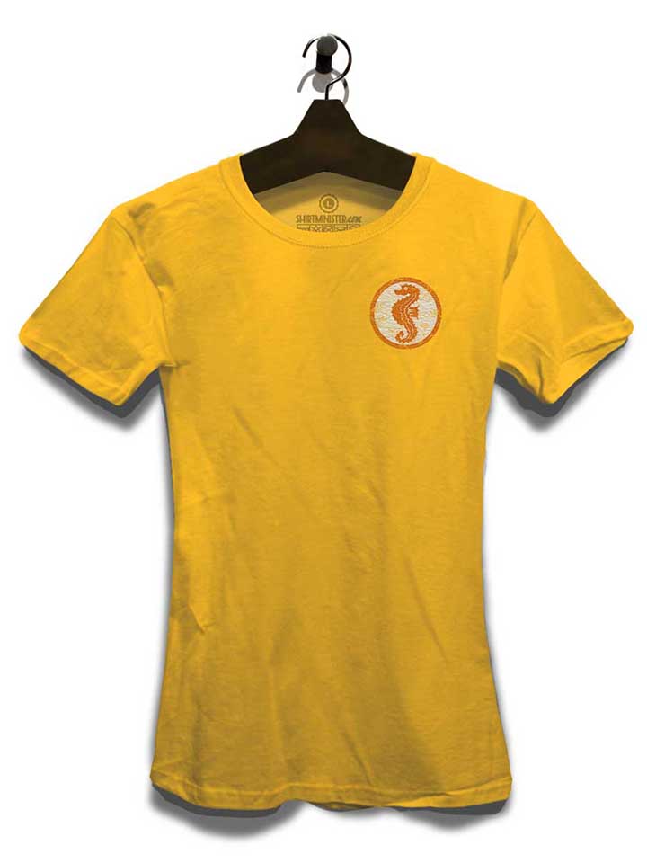 seepferdchen-logo-vintage-chest-print-damen-t-shirt gelb 3