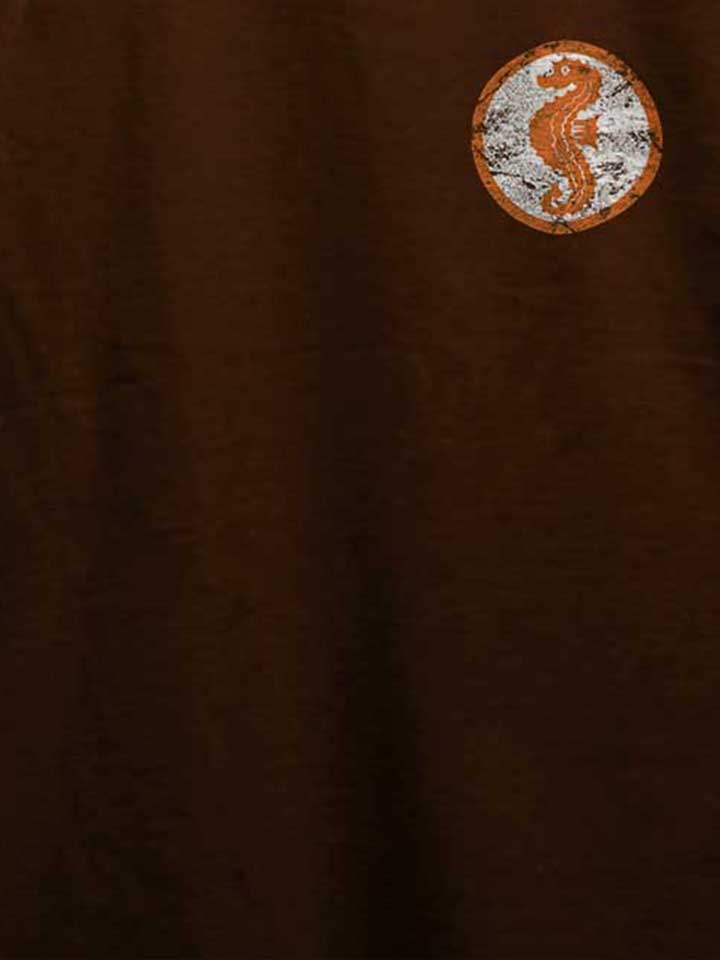 seepferdchen-logo-vintage-chest-print-t-shirt braun 4