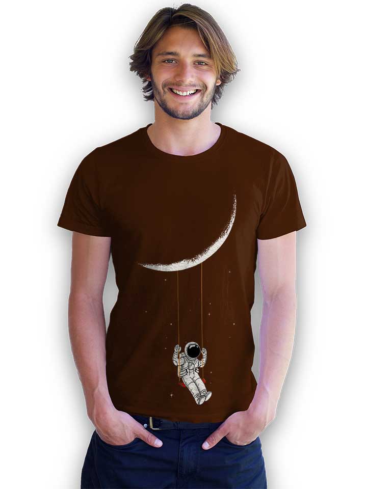 swinging-astronaut-moon-t-shirt braun 2