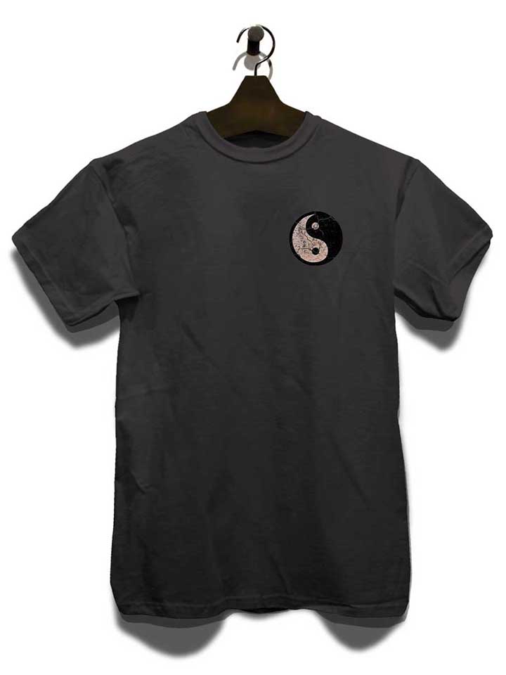 yin-yang-vintage-chest-print-t-shirt dunkelgrau 3