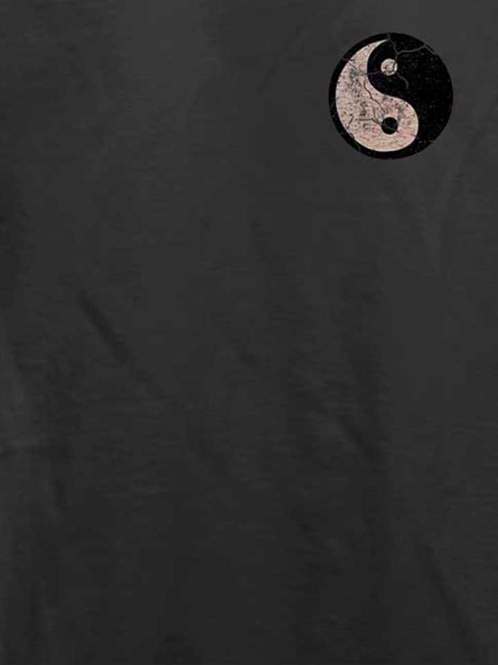yin-yang-vintage-chest-print-t-shirt dunkelgrau 4